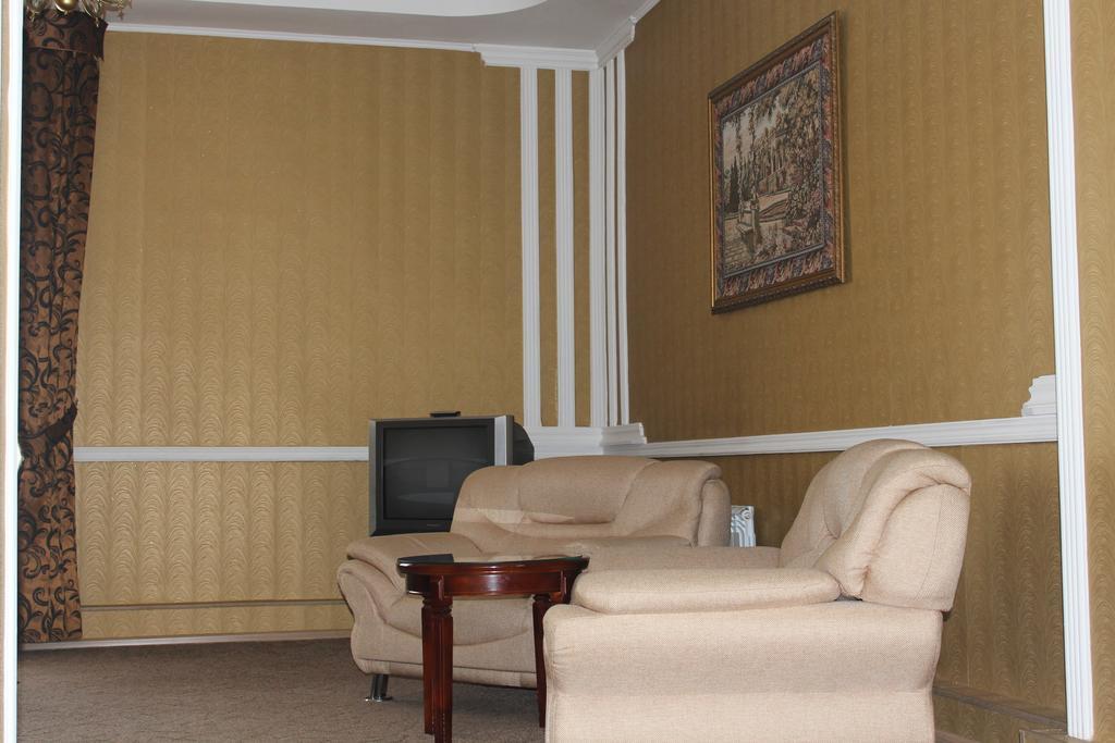 Hotel Edem Karagandy Quarto foto